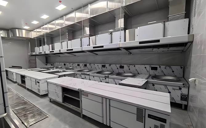 會所餐飲裝備解析：專業(yè)廚具的重要性