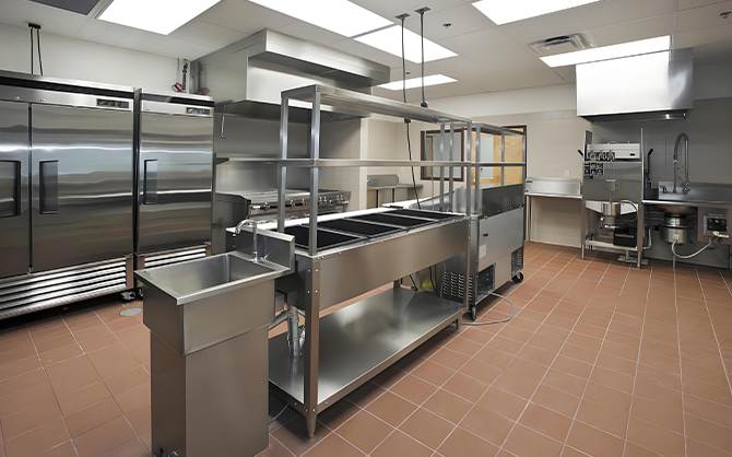 商用冰柜的維護(hù)與保養(yǎng)：確保食品安全的冷藏解決方案