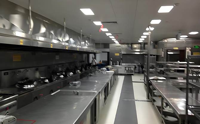 食堂廚具的清潔與保養(yǎng)技巧